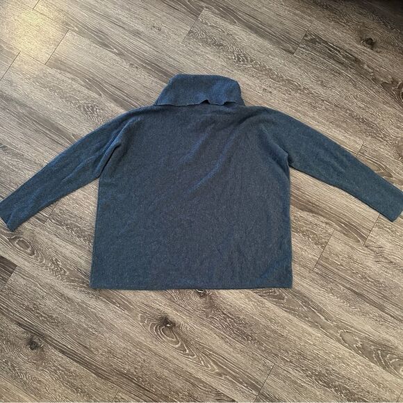 Garnet Hill 100% cashmere turtleneck - Picture 8 of 8